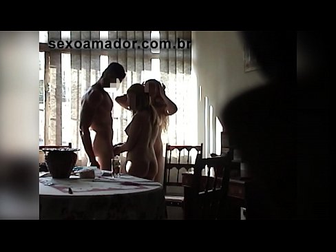 ❤️ Seksisõbrad kutsuvad hiiglasliku mehe ja temaga kolmekesi ☑ Pornovideo at porn et.tube-sexer.ru