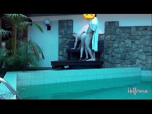 ❤️ Boss kutsub neiu basseini, kuid ei suutnud vastu panna kuumale ☑ Pornovideo at porn et.tube-sexer.ru