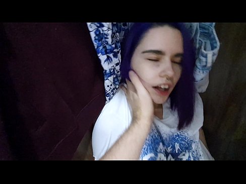 ❤️ Leidsin oma õe kapist ja aitasin tal cumida ☑ Pornovideo at porn et.tube-sexer.ru